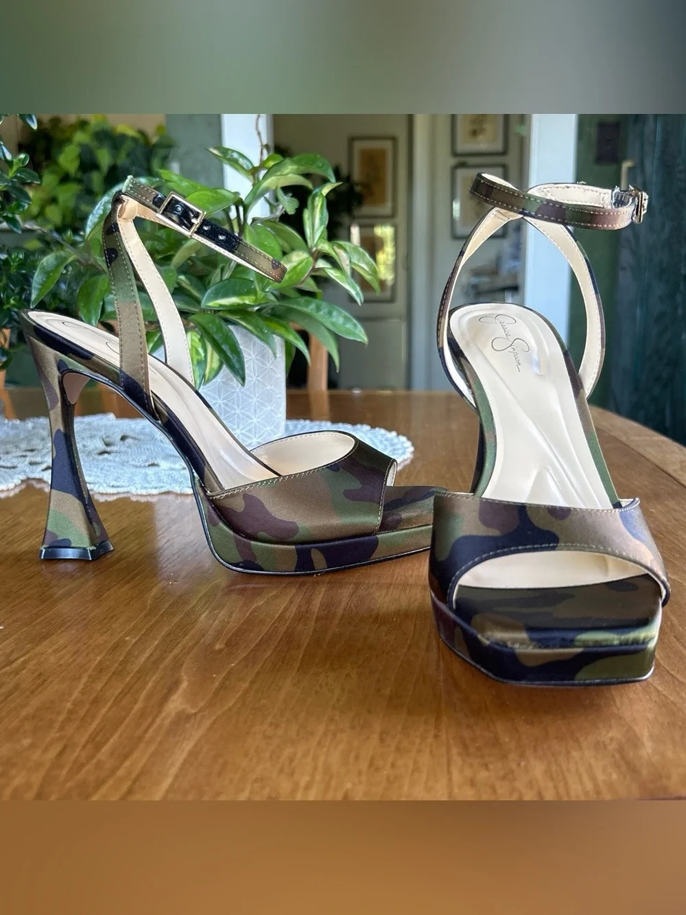 NWOT Jessica Simpson Jixte Forest Camo Satin High Heel
